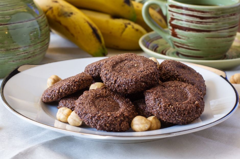 Three Far from White: Three-Ingredient Sugar-Free Cookies