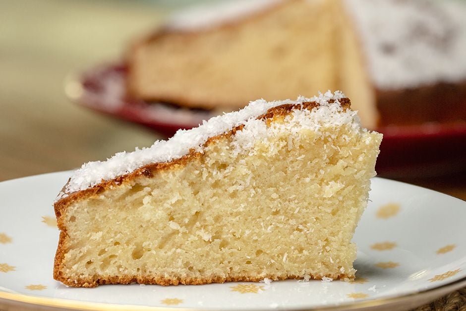 Makes You Eat as You Eat: Yogurt Cake