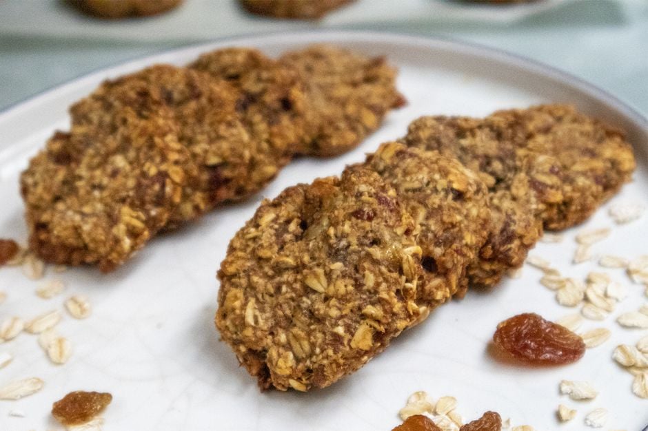 Innocent Snack: Sugar-Free Oatmeal Cookies