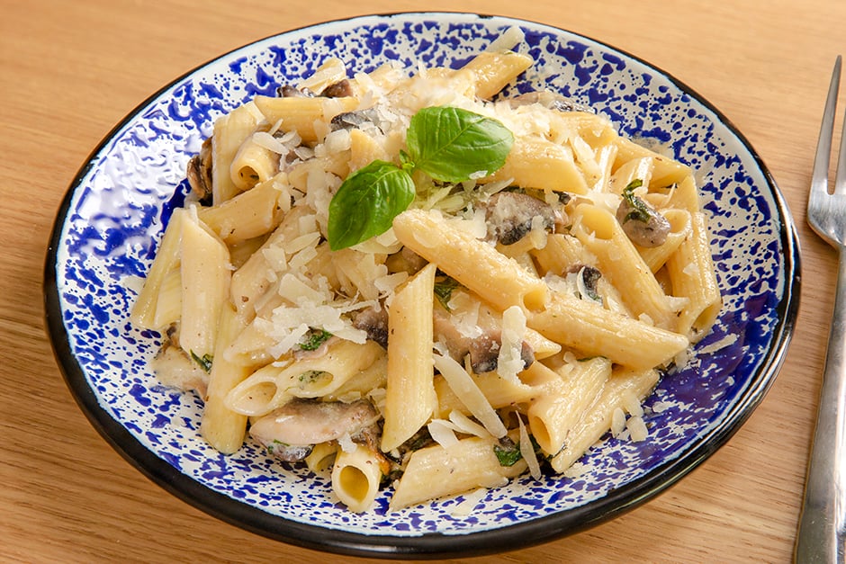 Makes You Love Three Whites: Penne Pasta with Creamy Mushroom Sauce