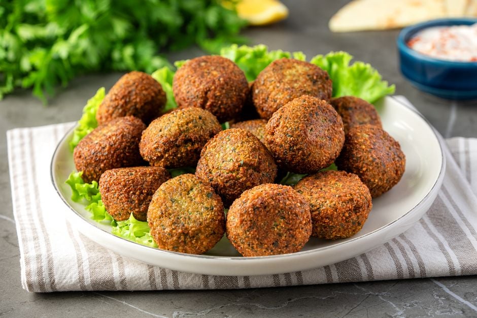 Crispy Chickpea Patties: Falafel