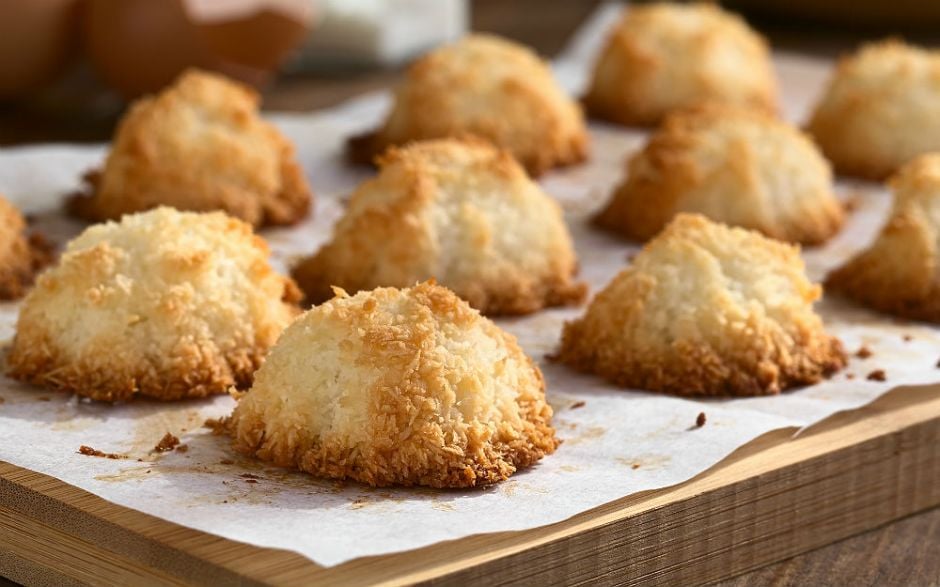 Remake: Three-Ingredient Coconut Cookies